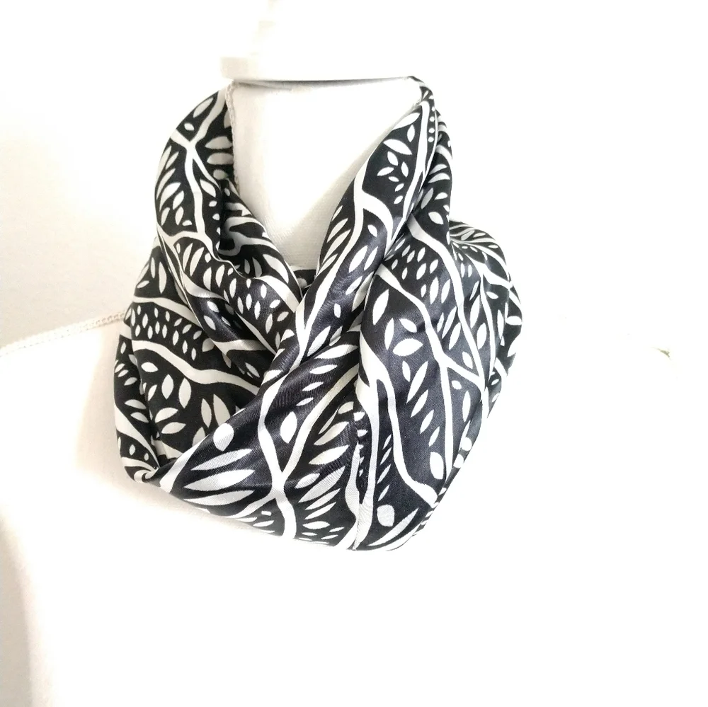 Black White Abstract Floral Twisted Infinity Scarf Circle Loop Fashion